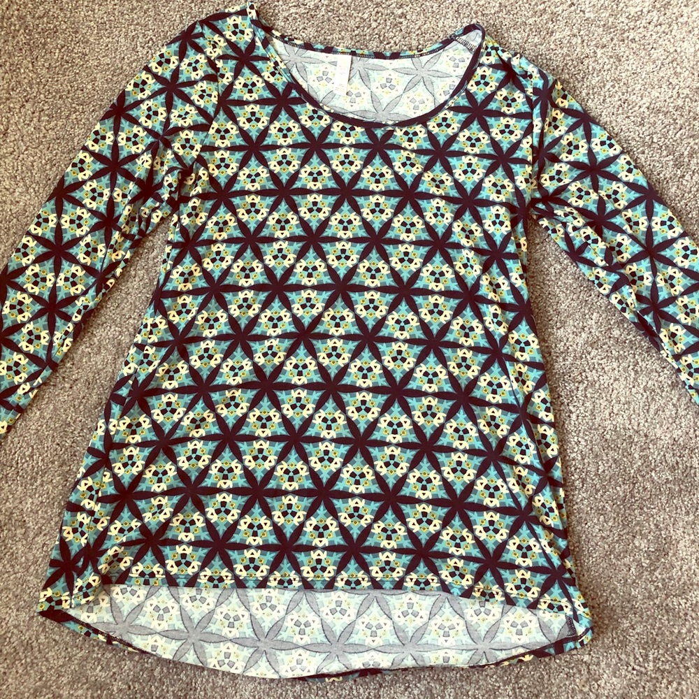 Lularoe lynnae shirt